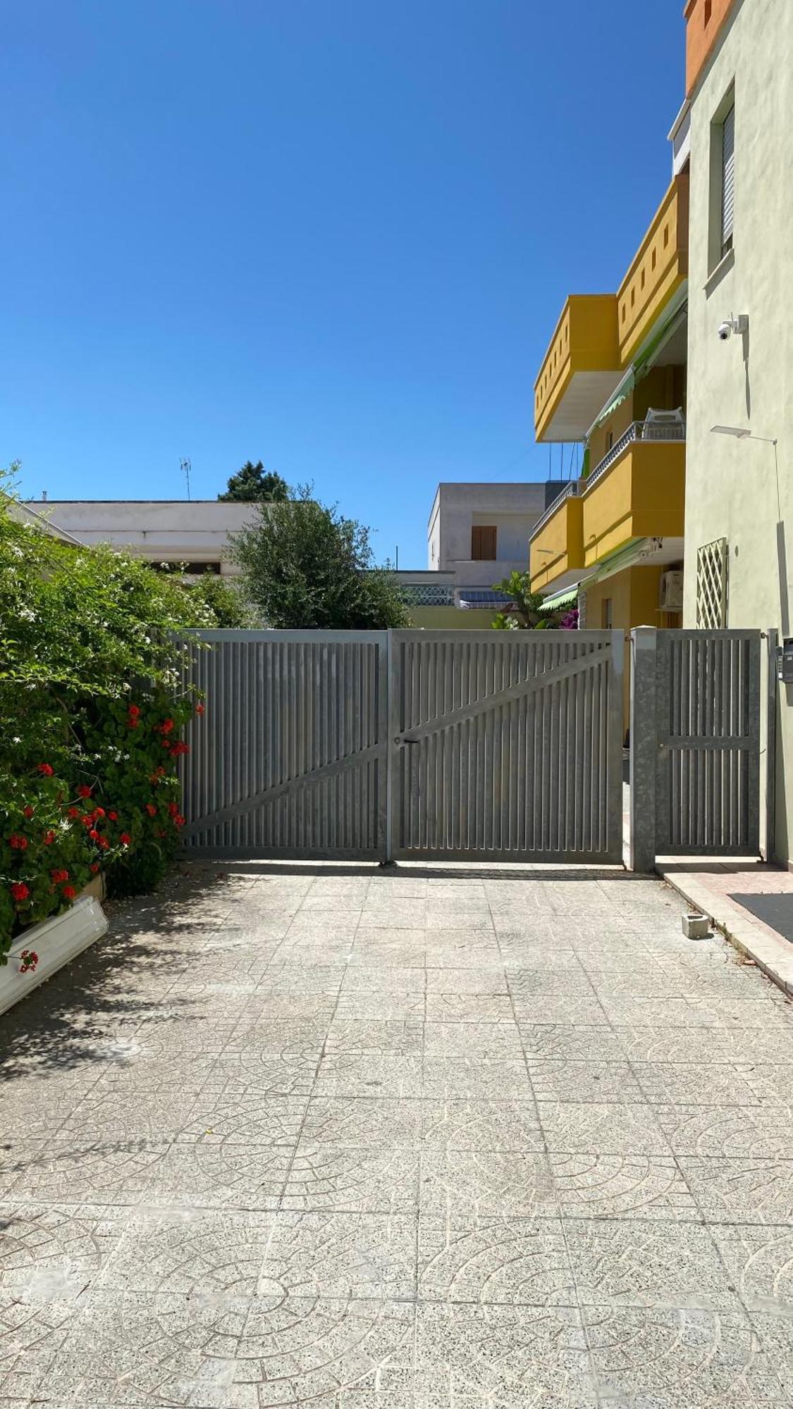 Casa Vacanze Torre Dell Orso Piazza 100M Dal Mare Torre dell'Orso Bagian luar foto